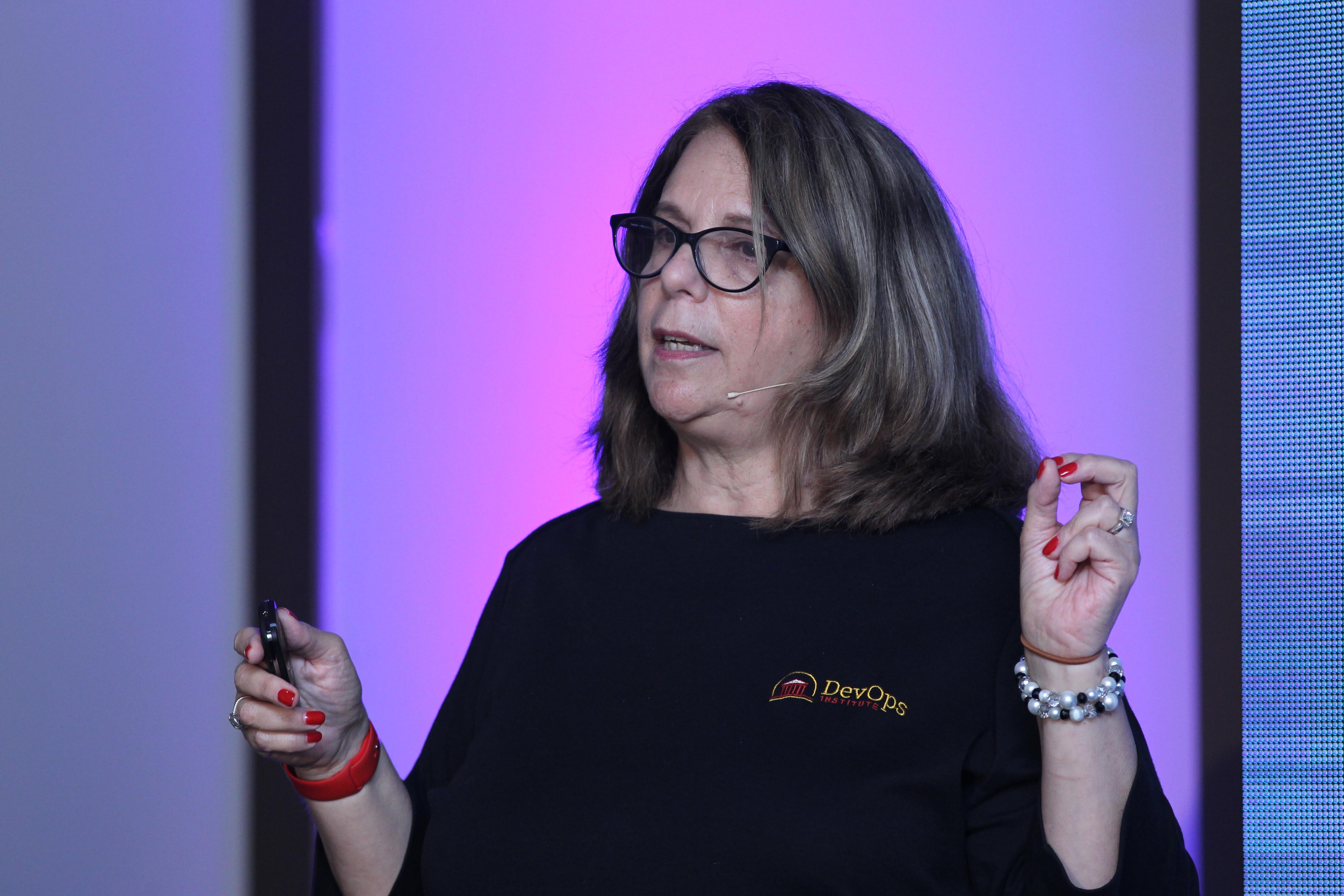 Jayne Groll在Yalla DevOps 2019